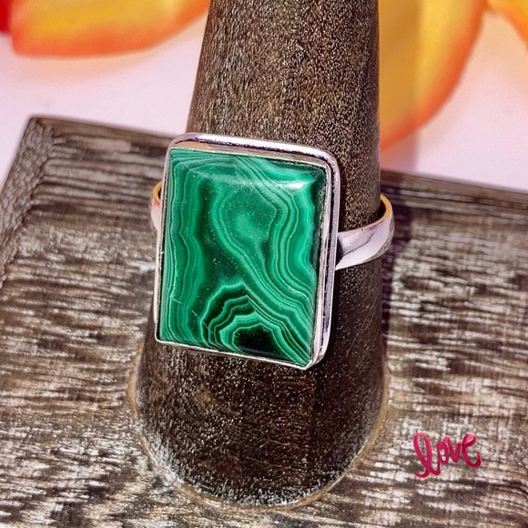 AWESOME! Malachite Gemstone Dainty Handmade Ring - Picture 2 of 5